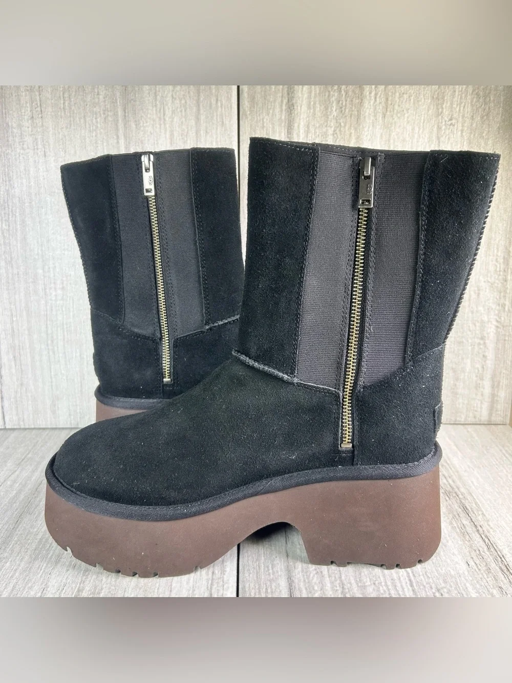 NEW UGG Classic Twin Seam New Heights Black Suede Platform Boots Women’s Size 10